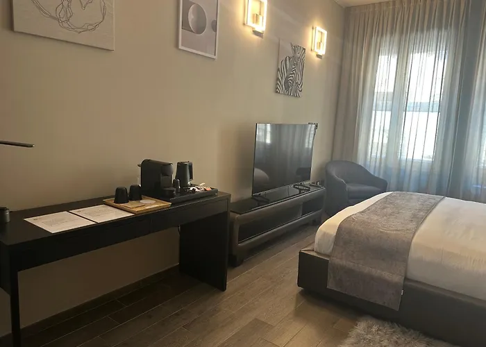 Oda ve Kahvaltı Milhouse - Vitruvio Station 3*